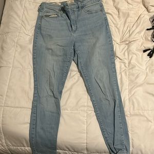 Women’s universal thread flat front jeans